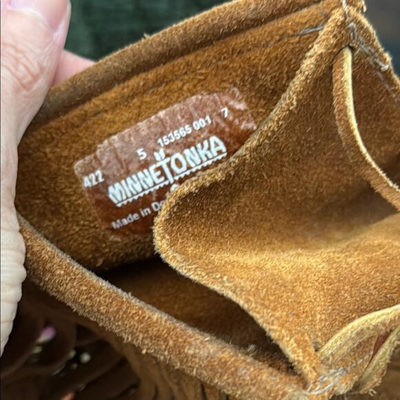 Minnetonka Tramper Tobacco Suede Lace Up Moccasin Fringe Booties - Picture 5 of 7